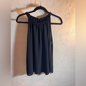 DL Black Sleeveless Blouse ruffle neckline layering
Classic minimalist flowy LG